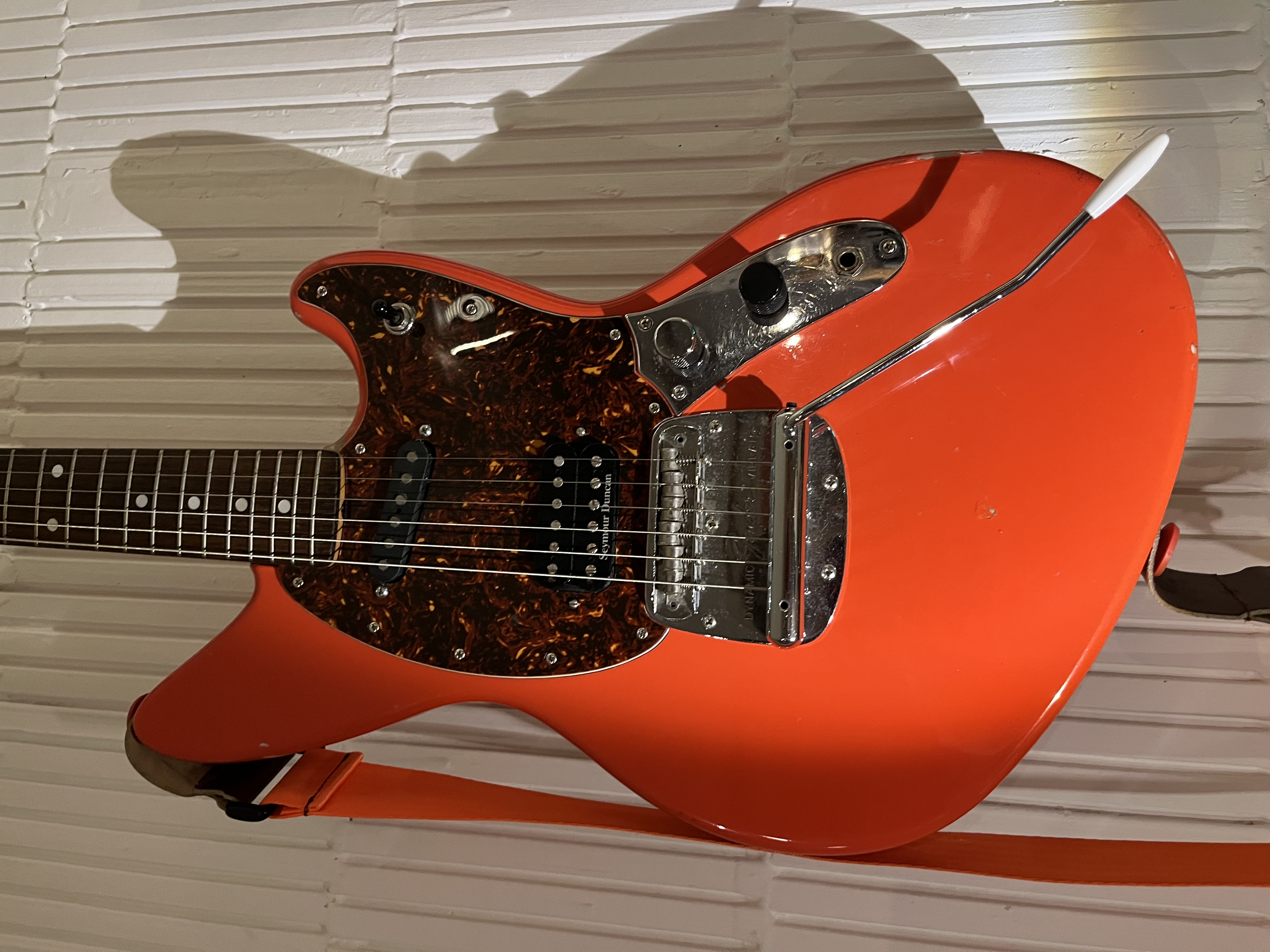 Header image depicting my Fender Jag-Stang